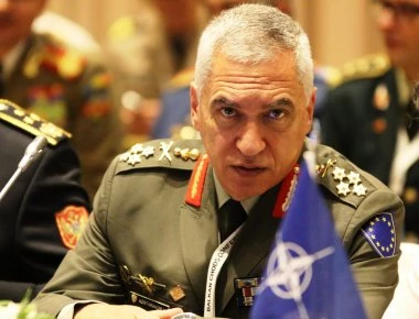 Εμψύχωση των Ελλήνων στρατιωτικών που αιχμαλώτισαν οι Τούρκοι από τον πρώην Α/ΓΕΕΘΑ Μ. Κωσταράκο (φωτό)